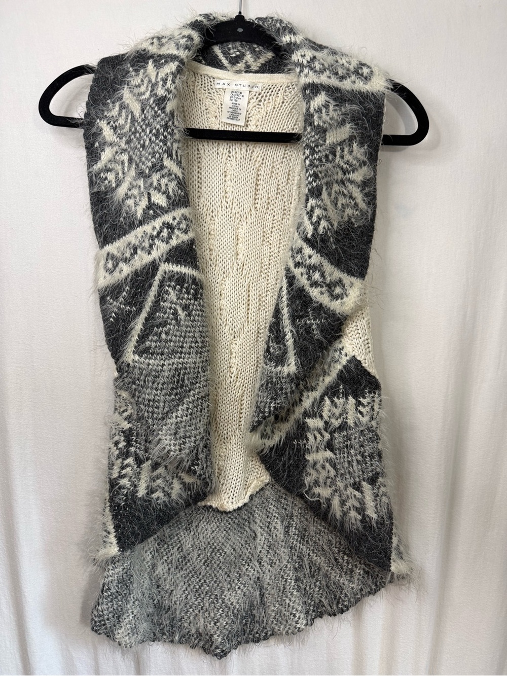 Youth Girls Max Studio Gray and Cream Knit Open-Front Sweater Vest Size S